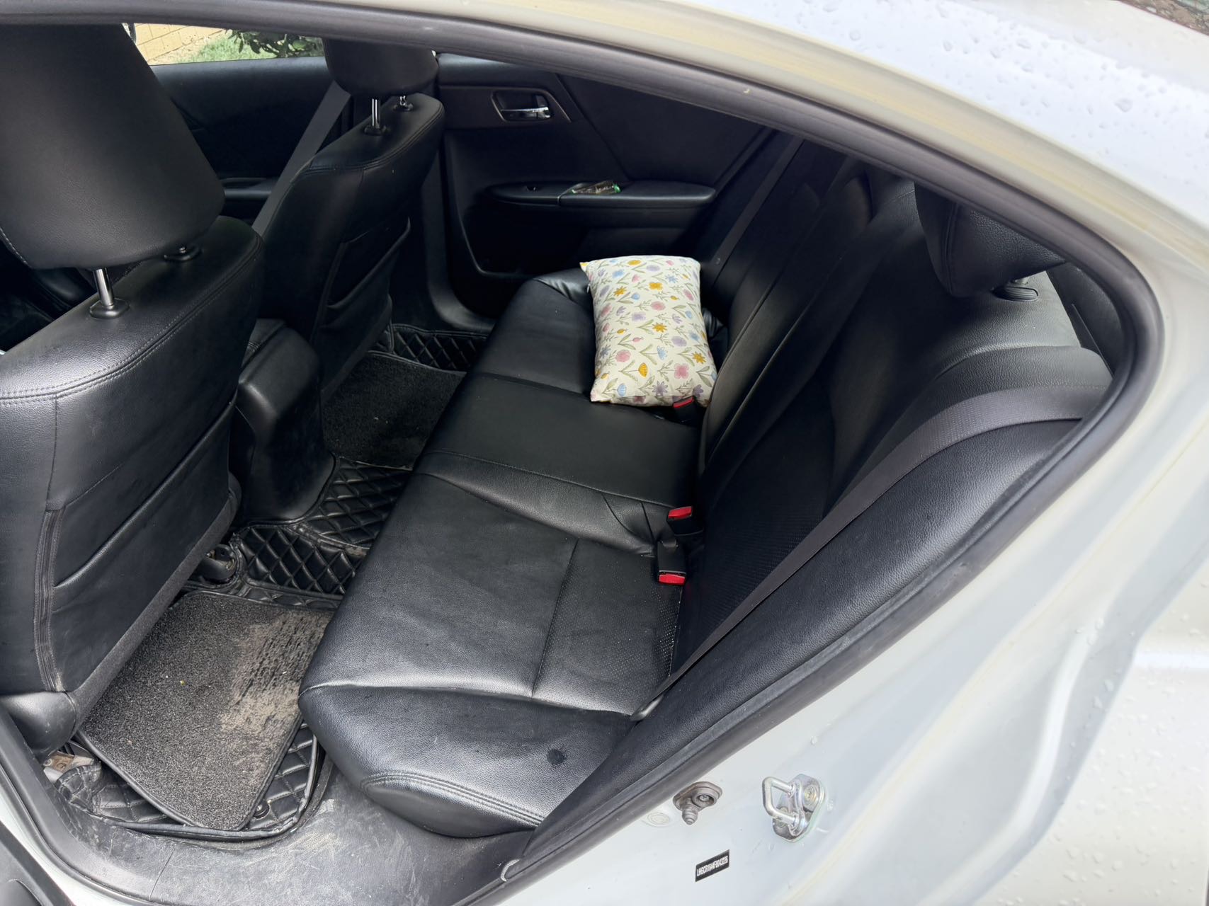 Honda 2015 9th-generation Accord 2.0 CVT LX Comfort — 4