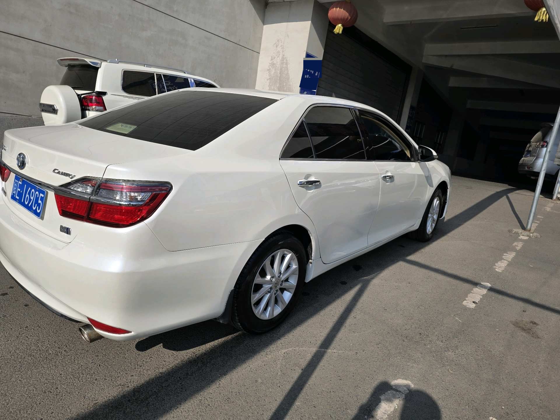 Toyota 2016 Camry Hybrid 2.5HQ CVT 10th Anniversary Flagship Edition — 4