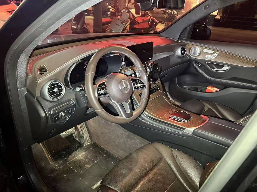 Mercedes-Benz 2021 GLC 300 L 4MATIC 2.0T Sport — 3