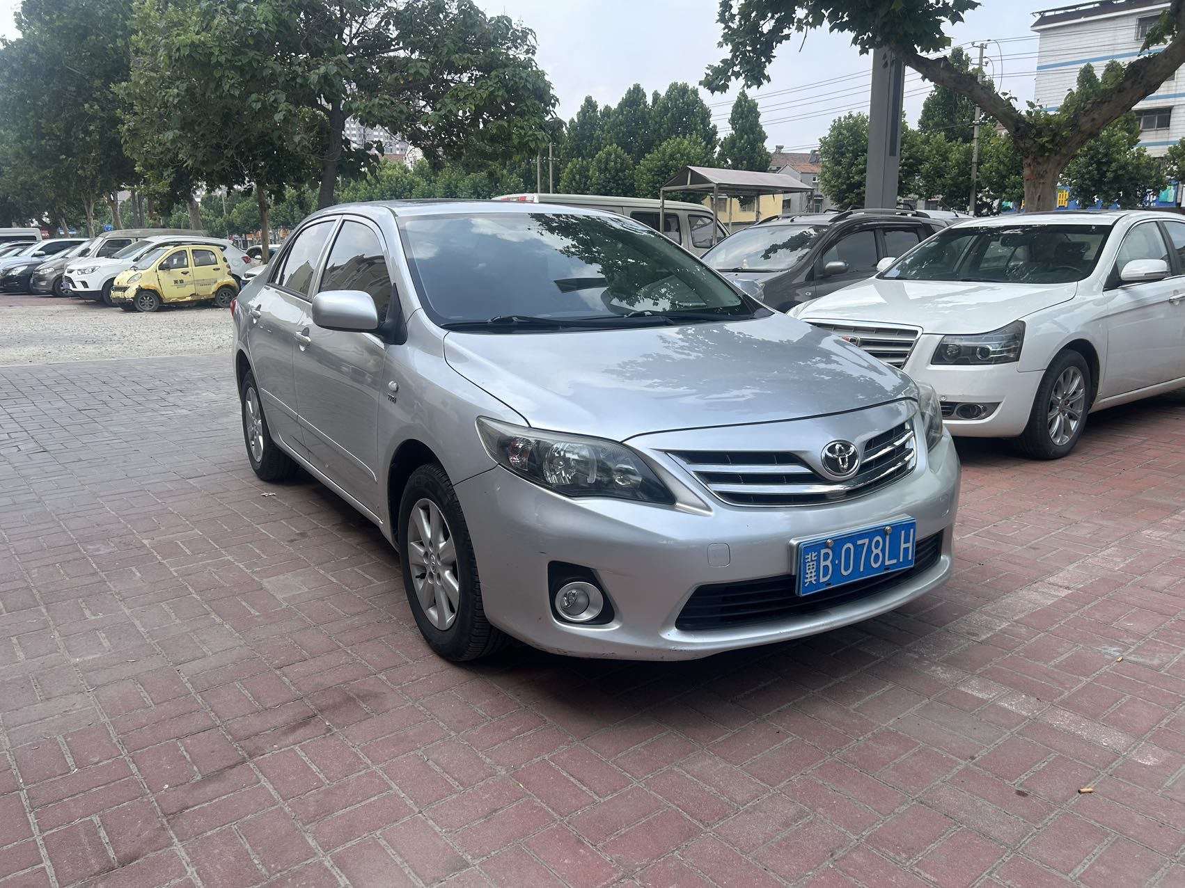 Toyota 2013 Corolla 1.6 GL Ultra-Cool Special Edition — 2