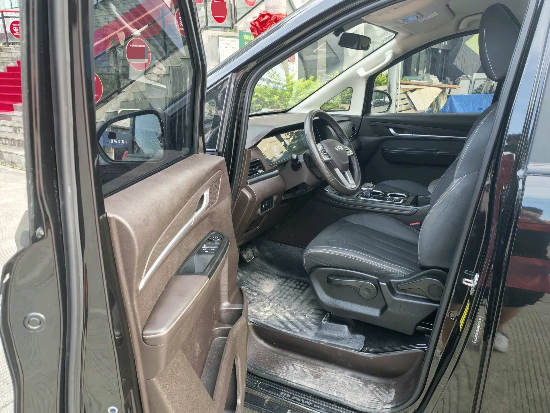 BAIC 2023 Wangpai M7 2.0 Long Wheelbase Business 7-Seater — 10