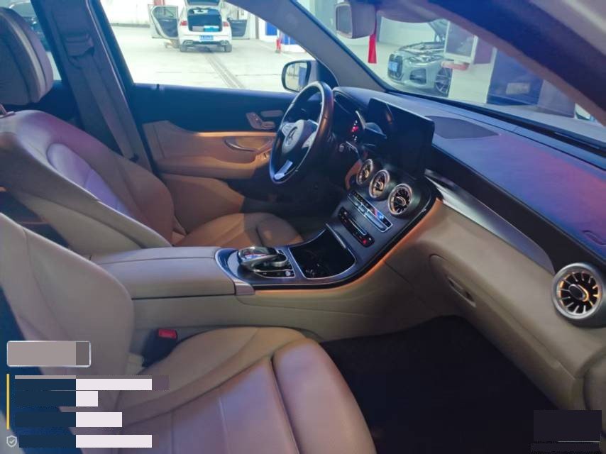 Mercedes-Benz 2017 GLC 300 4MATIC 2.0T Sport Model — 3