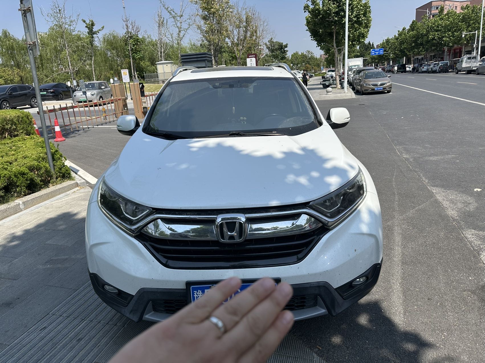 Honda 2018 CR-V 1.5T CVT 240TURBO Front-Wheel-Drive Comfort Edition — 2