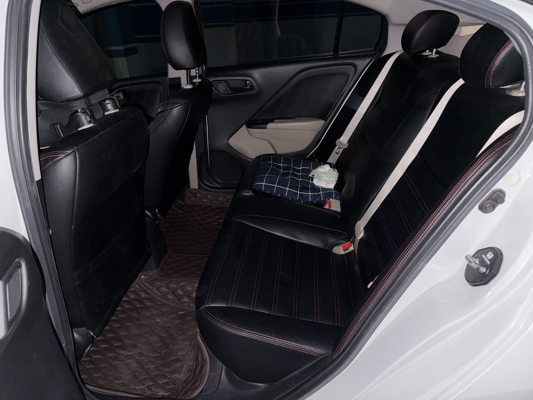 Honda Gienia 2016 City 1.5 CVT Classic Edition — 4