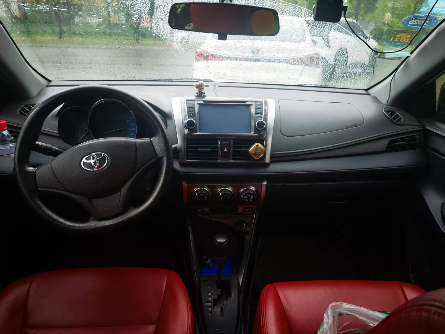 Toyota Yaris 2014 YARiS L IZOA 1.3E Dynamic Edition — 6