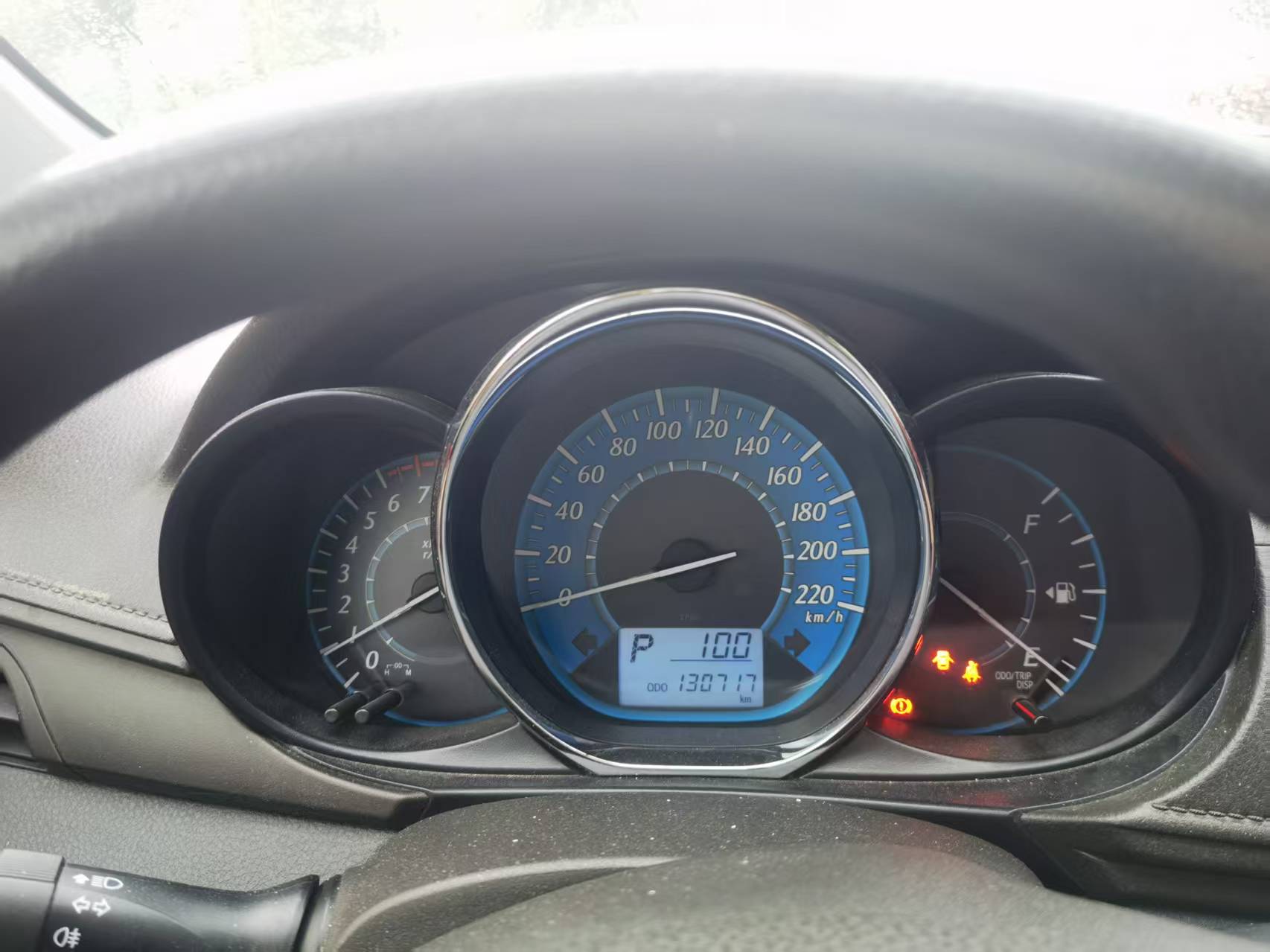 Toyota Yaris 2014 YARiS L IZOA 1.3E Dynamic Edition — 8