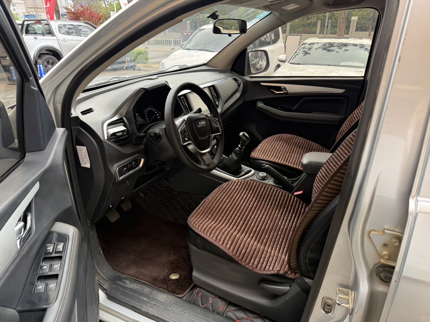 Isuzu Ruimai 2019 Hilux Revo S 2.5T 4x4 diesel luxury extended-wheelbase version — 4