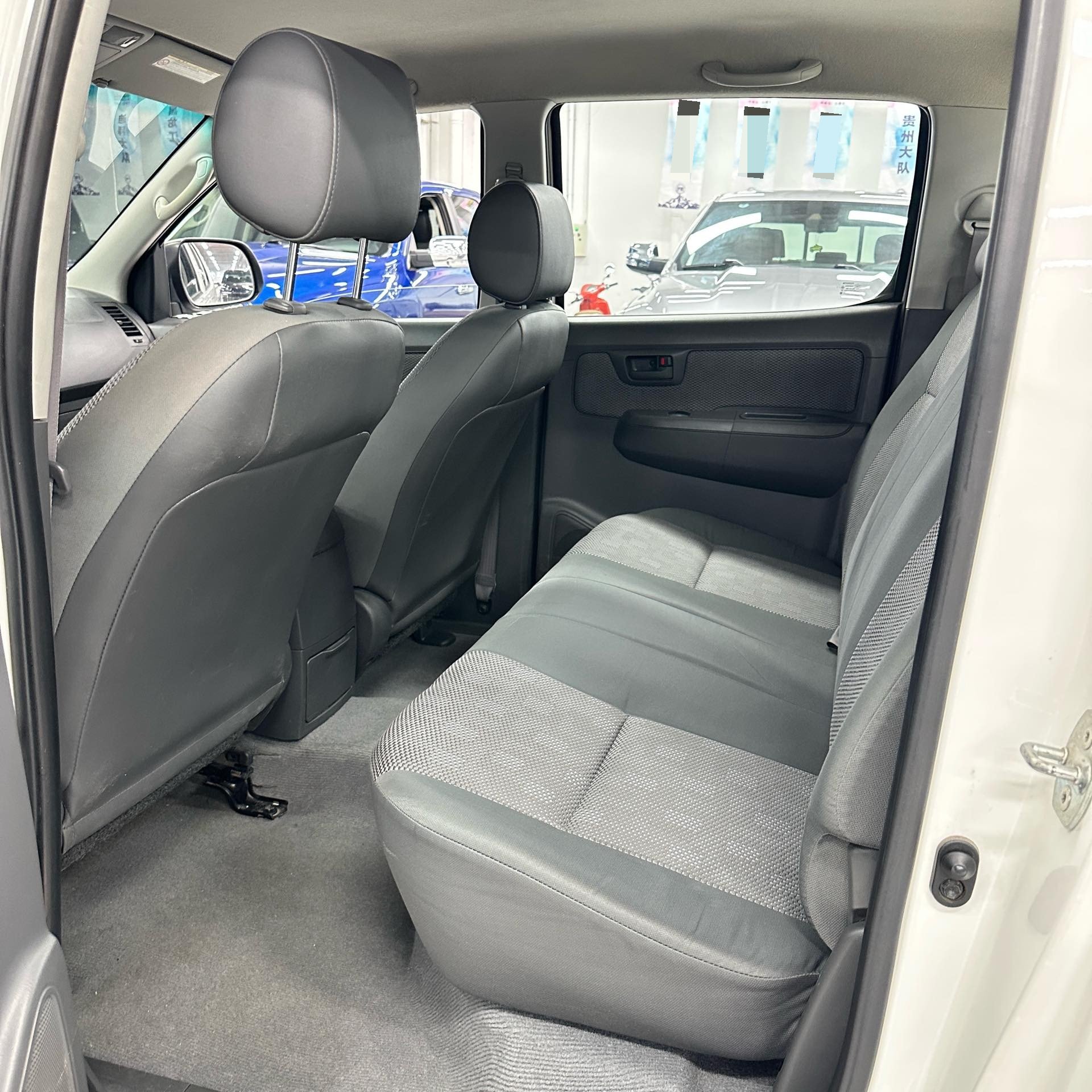 Toyota Hilux (Imported) 2012 Hilux 3.0T — 6