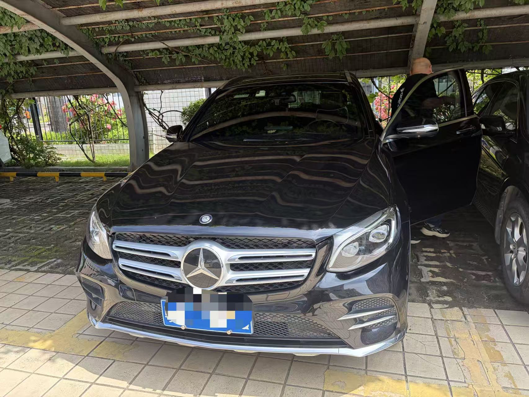 Mercedes-Benz 2017 GLC 300 4MATIC 2.0T Sport Model — 2