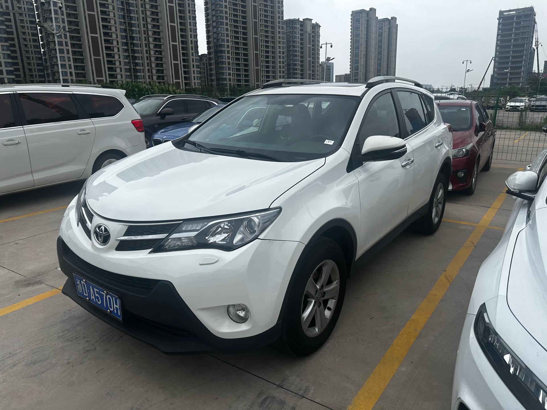 Toyota 2013 RAV4 2.5 Four-Wheel Drive Elite Edition — photo 1