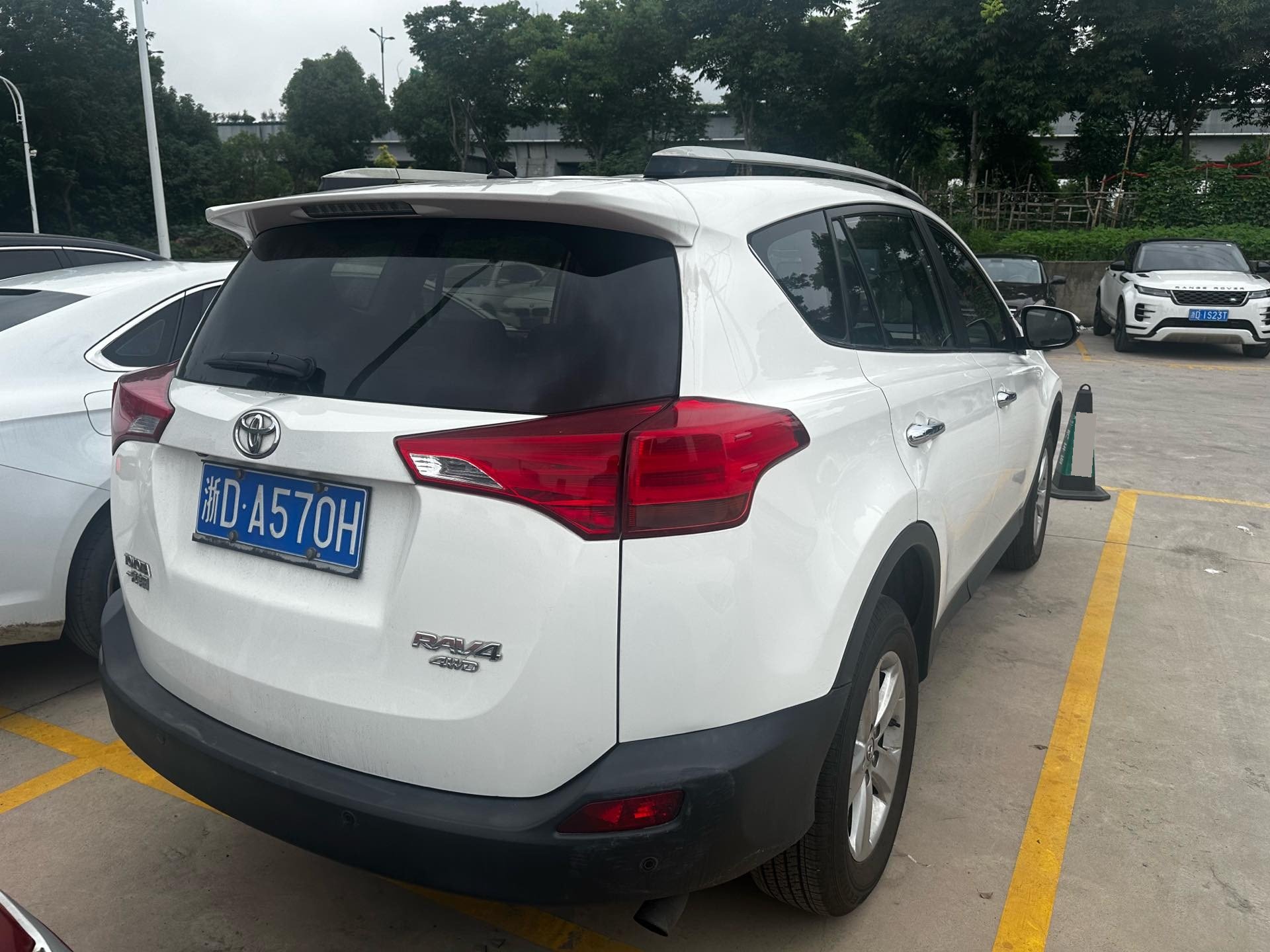 Toyota 2013 RAV4 2.5 Four-Wheel Drive Elite Edition — 3