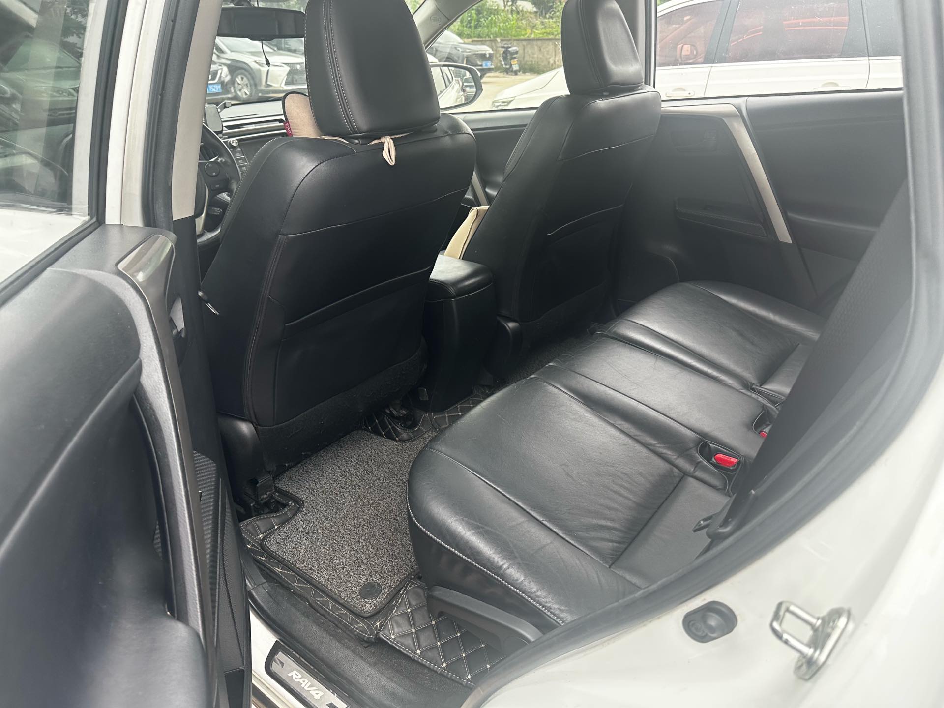 Toyota 2013 RAV4 2.5 Four-Wheel Drive Elite Edition — 6