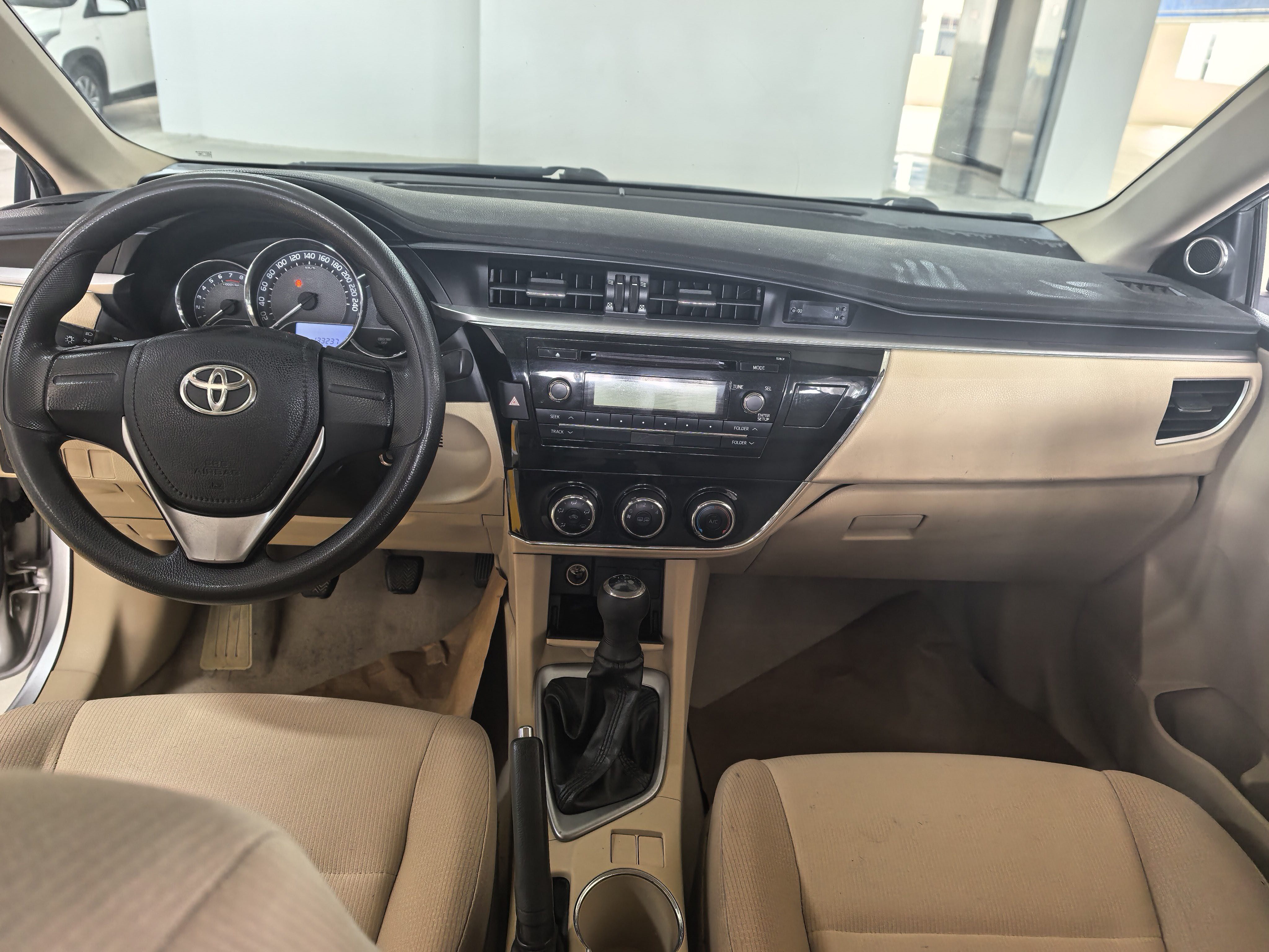 Toyota 2014 Corolla 1.6 GL — 6