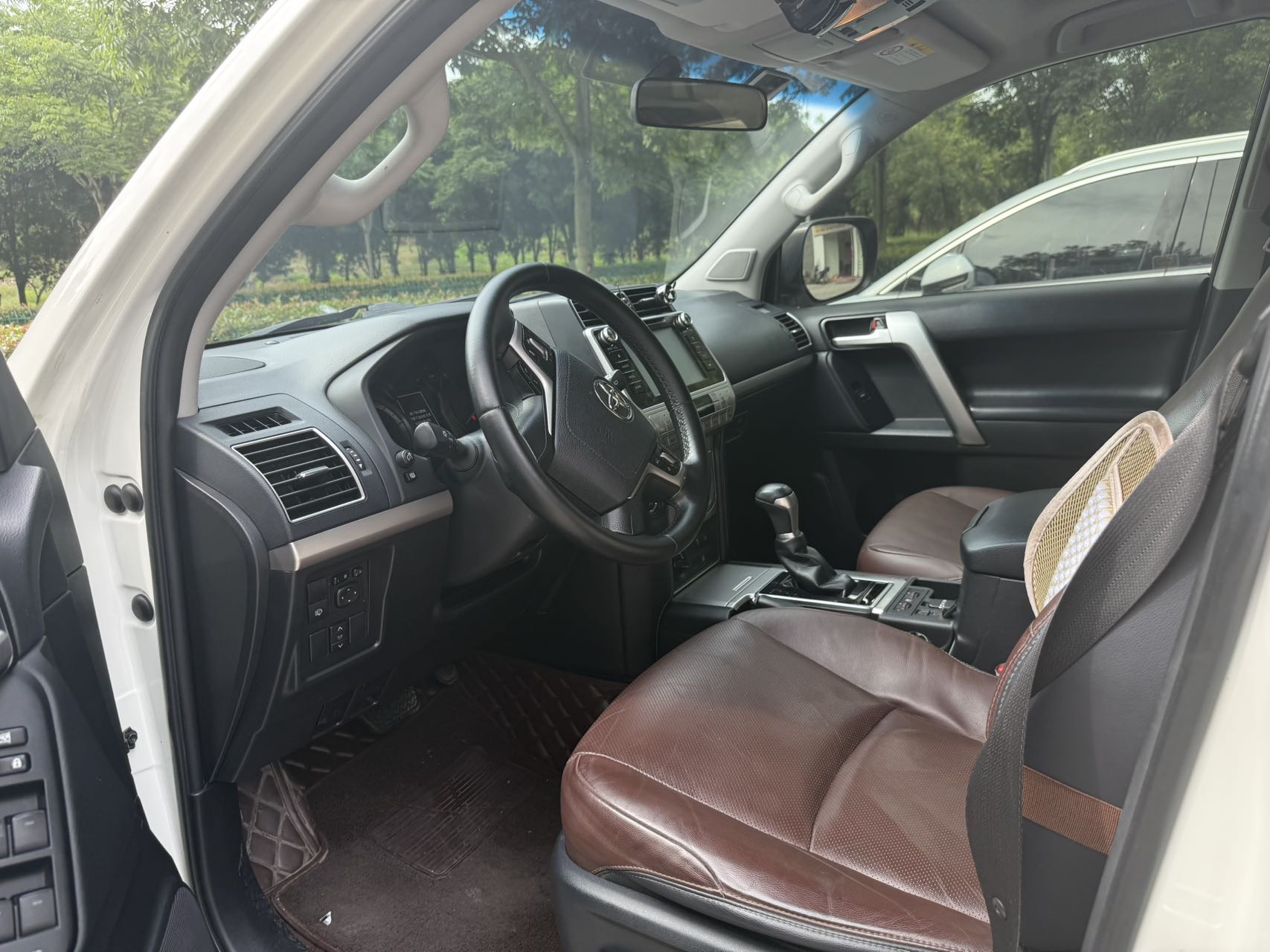 Toyota 2018 Prado 3.5 TX-L (with rear-mounted spare tire) — 4