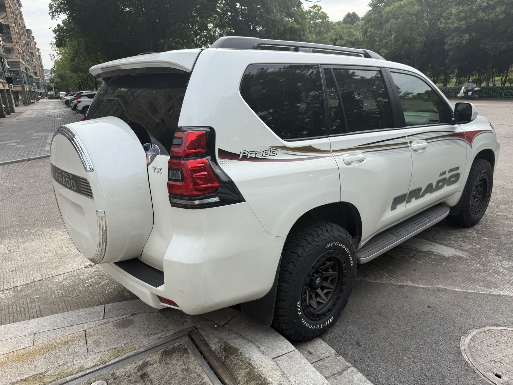 Toyota 2018 Prado 3.5 TX-L (with rear-mounted spare tire) — 8