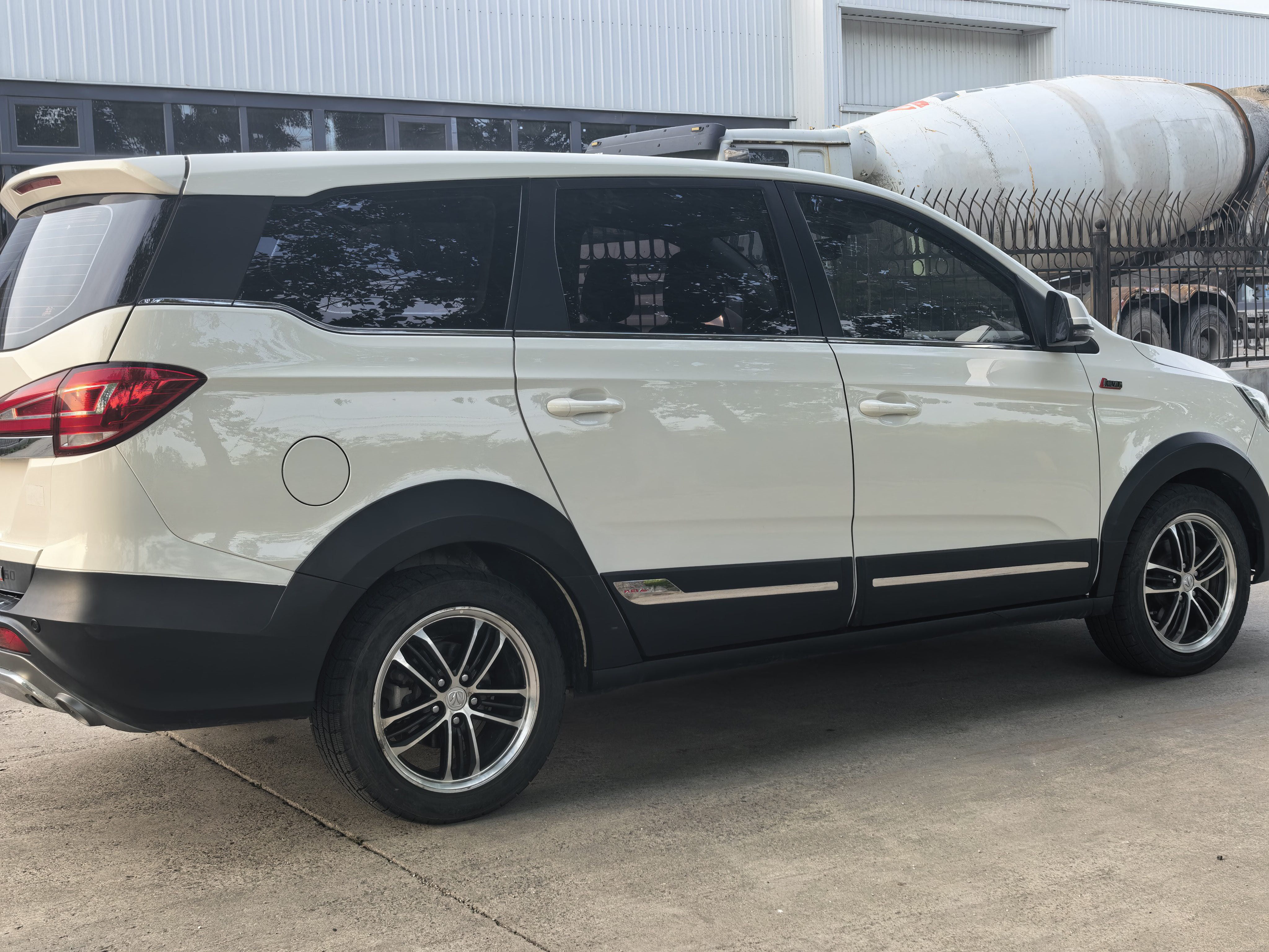 BAIC Weiwang 2017 M60 1.5T CVT Diamond Edition — 3