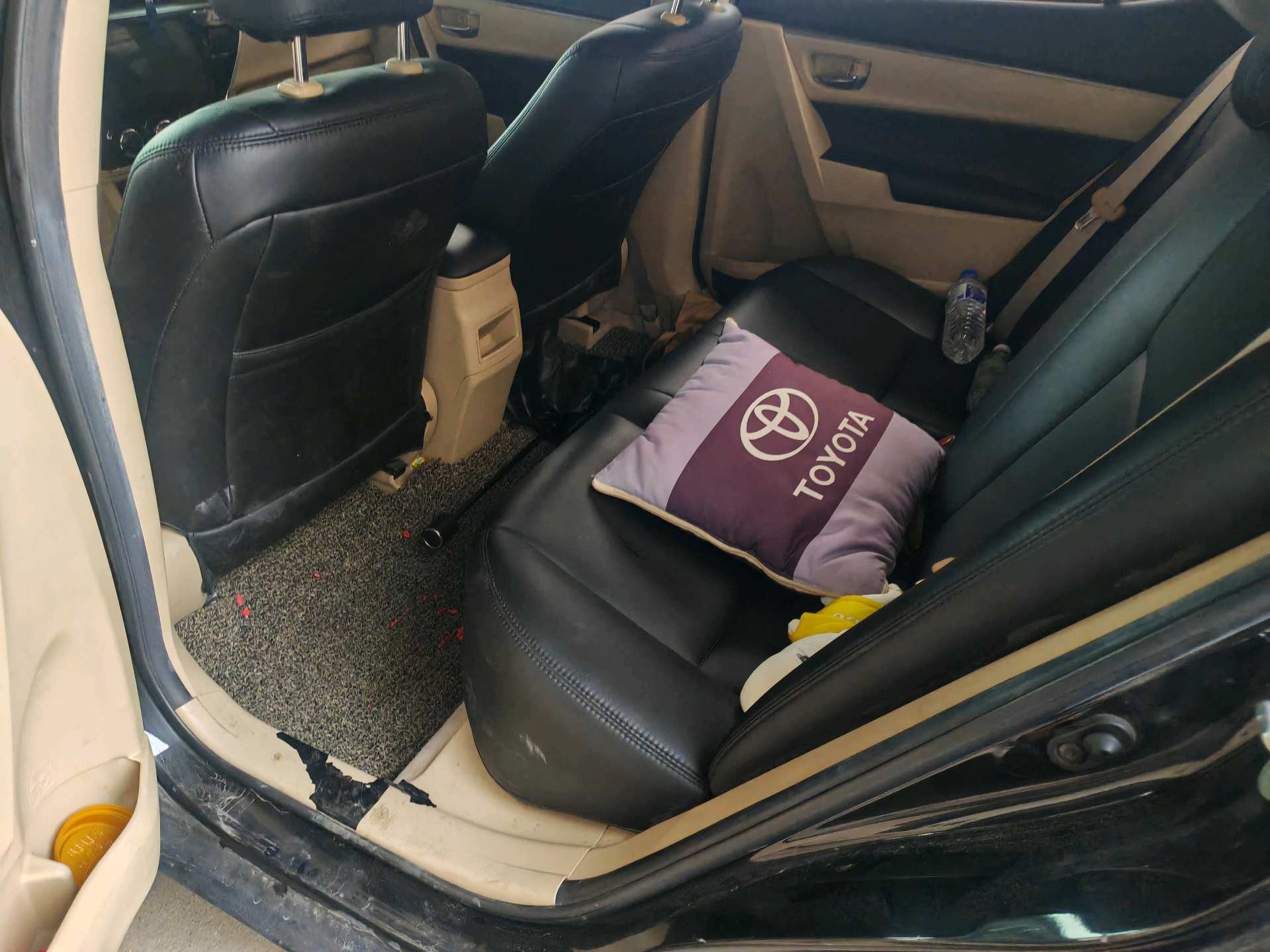 Toyota 2016 Corolla 1.6 CVT GL-i Cool Edition — 5