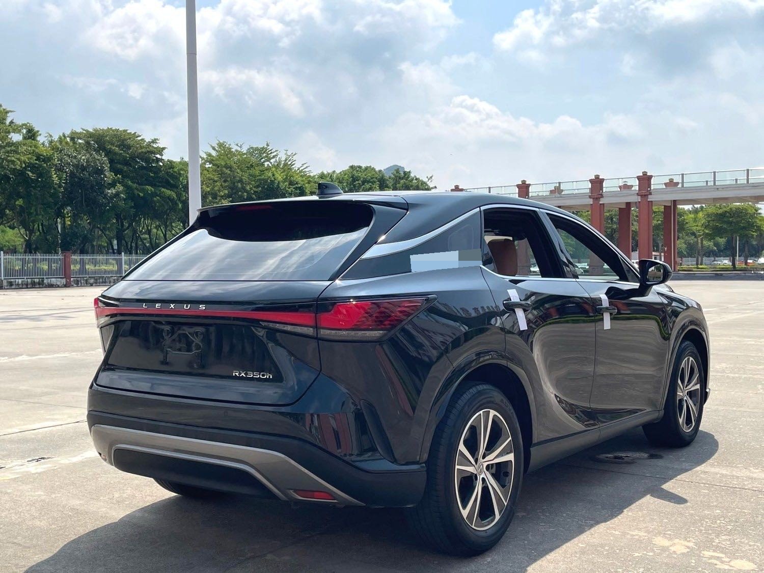 Lexus RX (Imported) 2023 RX350h 2.5 Continuously Variable Transmission, Front-Wheel Drive Enjoyment Model — 3