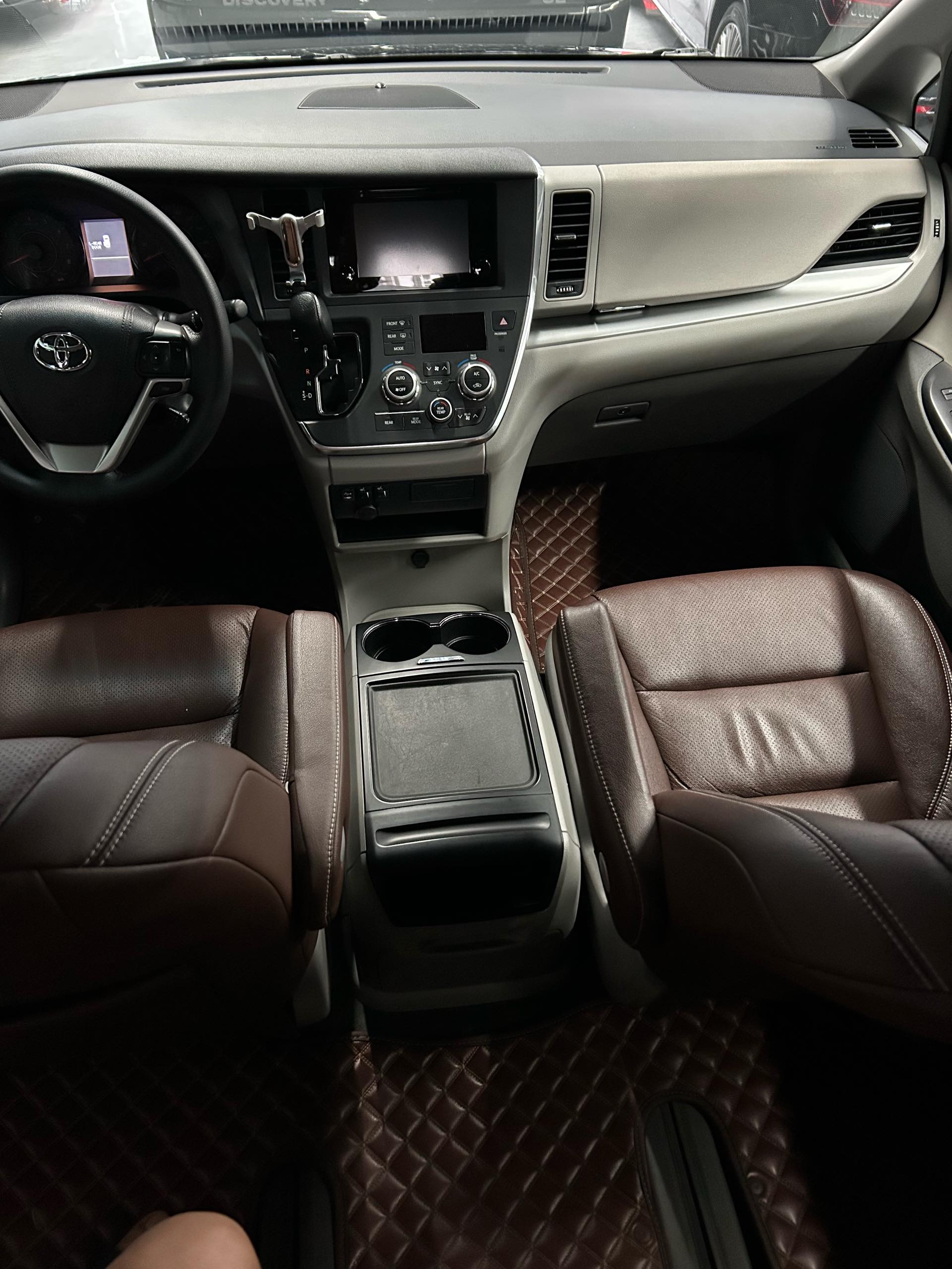 Toyota Sienna (Imported) 2017 Sienna 3.5 LE AWD 7-seater (U.S. specification) — 5