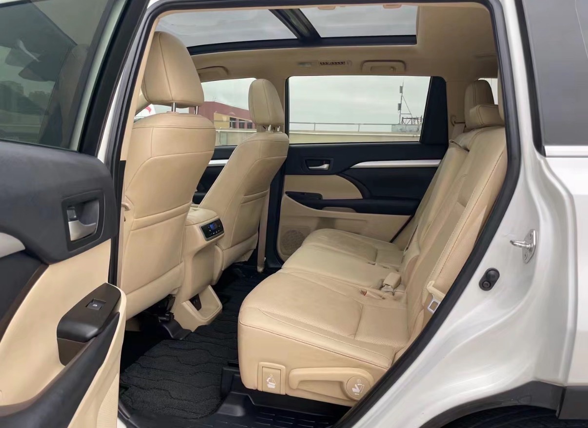Toyota 2019 Highlander 2.0T 4WD Luxury 7-Seater — 3