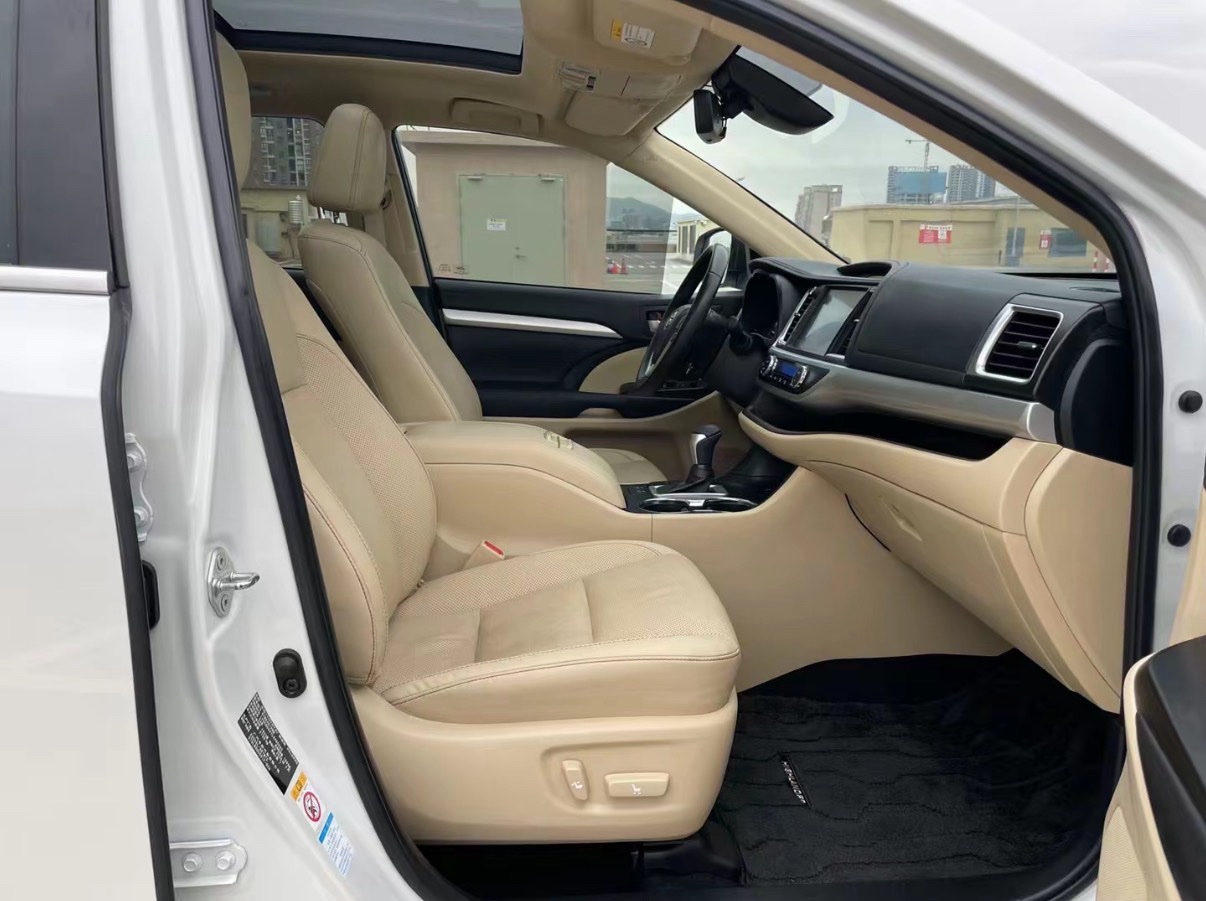 Toyota 2019 Highlander 2.0T 4WD Luxury 7-Seater — 4