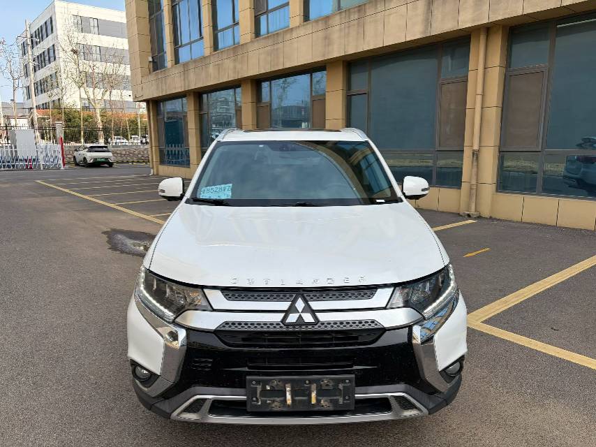 Mitsubishi 2019 Outlander 2.4 CVT 4WD Zhi Xiang Edition, 7 seats — 2