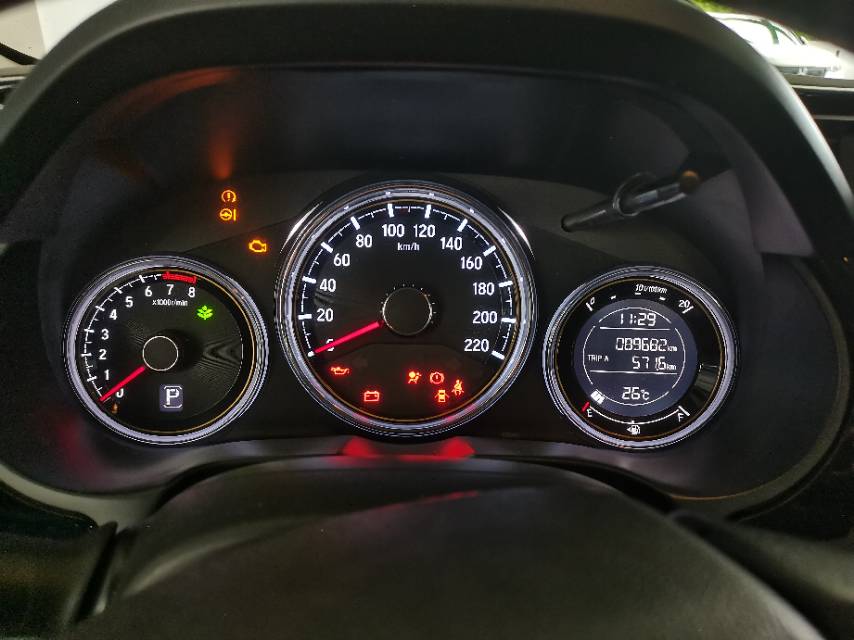 Honda Gienia 2016 City 1.5 CVT Luxury Edition — 8