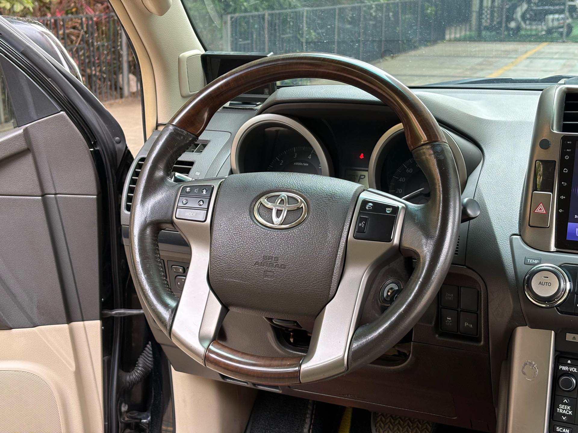 Toyota Prado (Imported) 2013 Prado 2.7 Middle East Version — 7