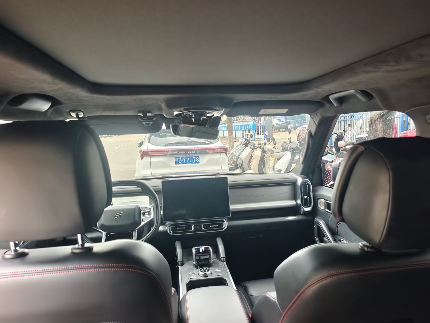 JETOUR 2025 Traveler 2.0TD XWD Cross+ — 4