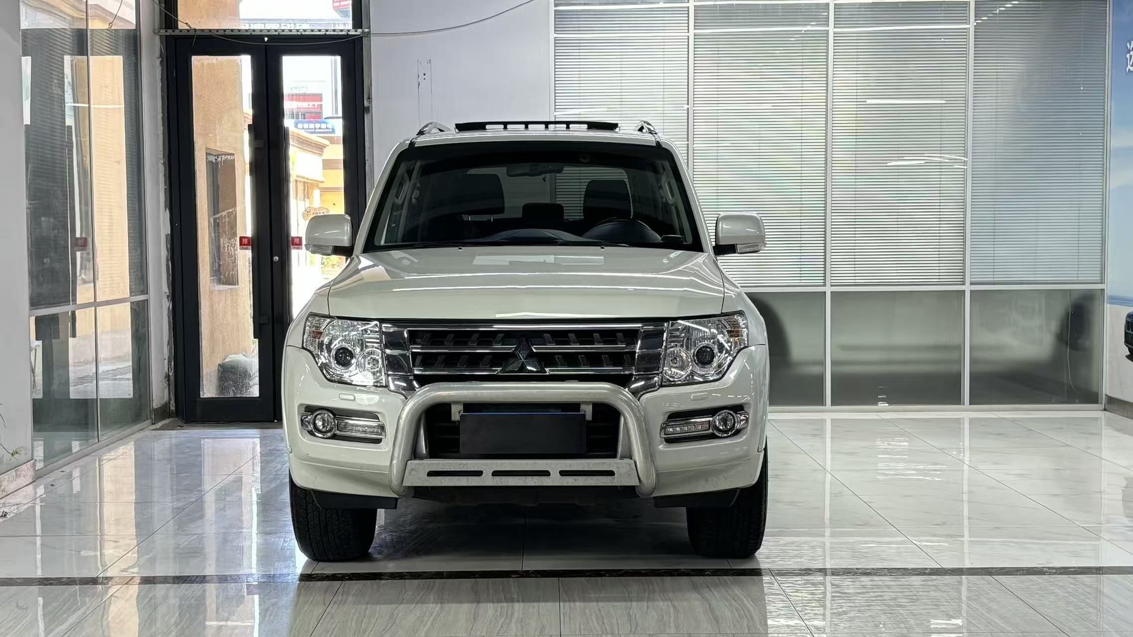 Mitsubishi Pajero (Imported) 2016 Pajero 3.0 Luxury Edition — 3