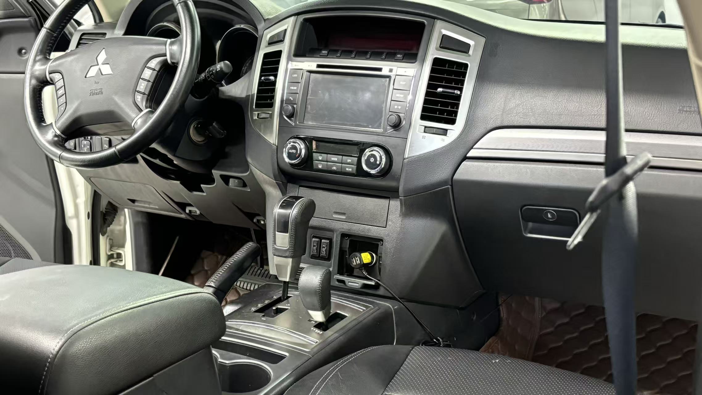 Mitsubishi Pajero (Imported) 2016 Pajero 3.0 Luxury Edition — 7