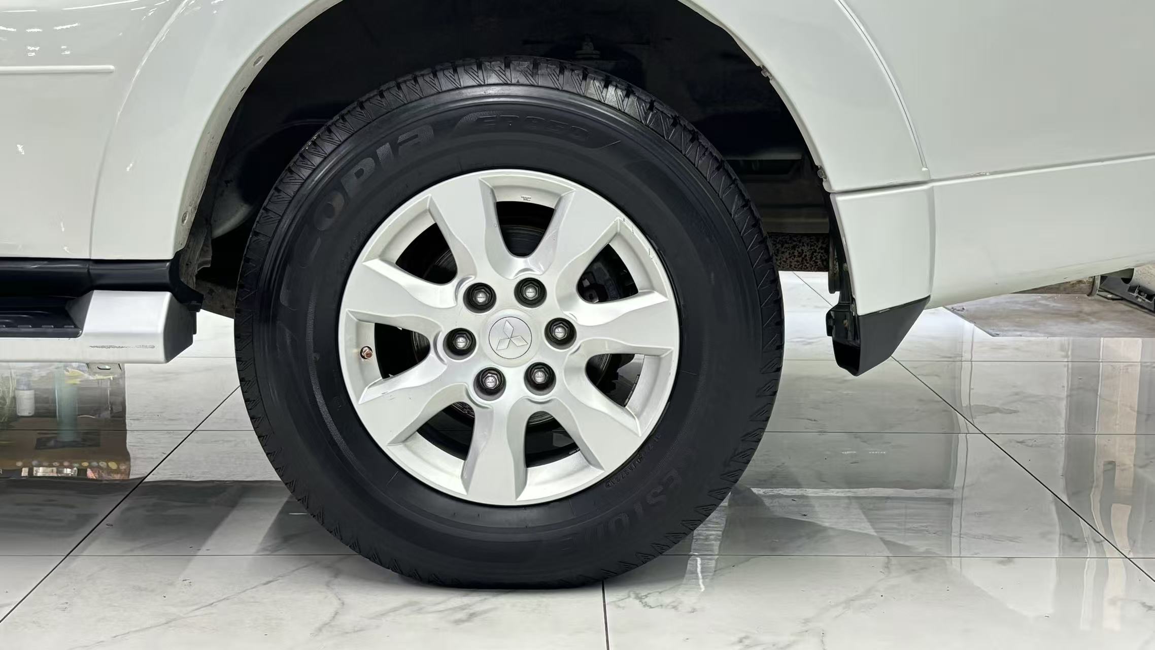 Mitsubishi Pajero (Imported) 2016 Pajero 3.0 Luxury Edition — 9