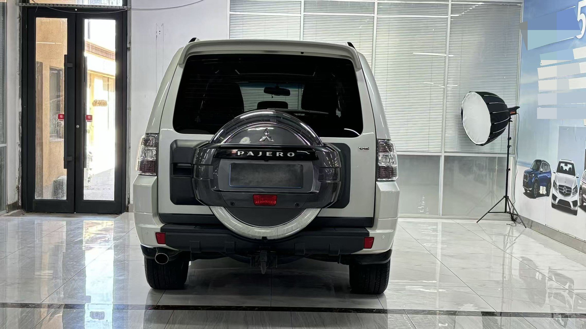 Mitsubishi Pajero (Imported) 2016 Pajero 3.0 Luxury Edition — 11