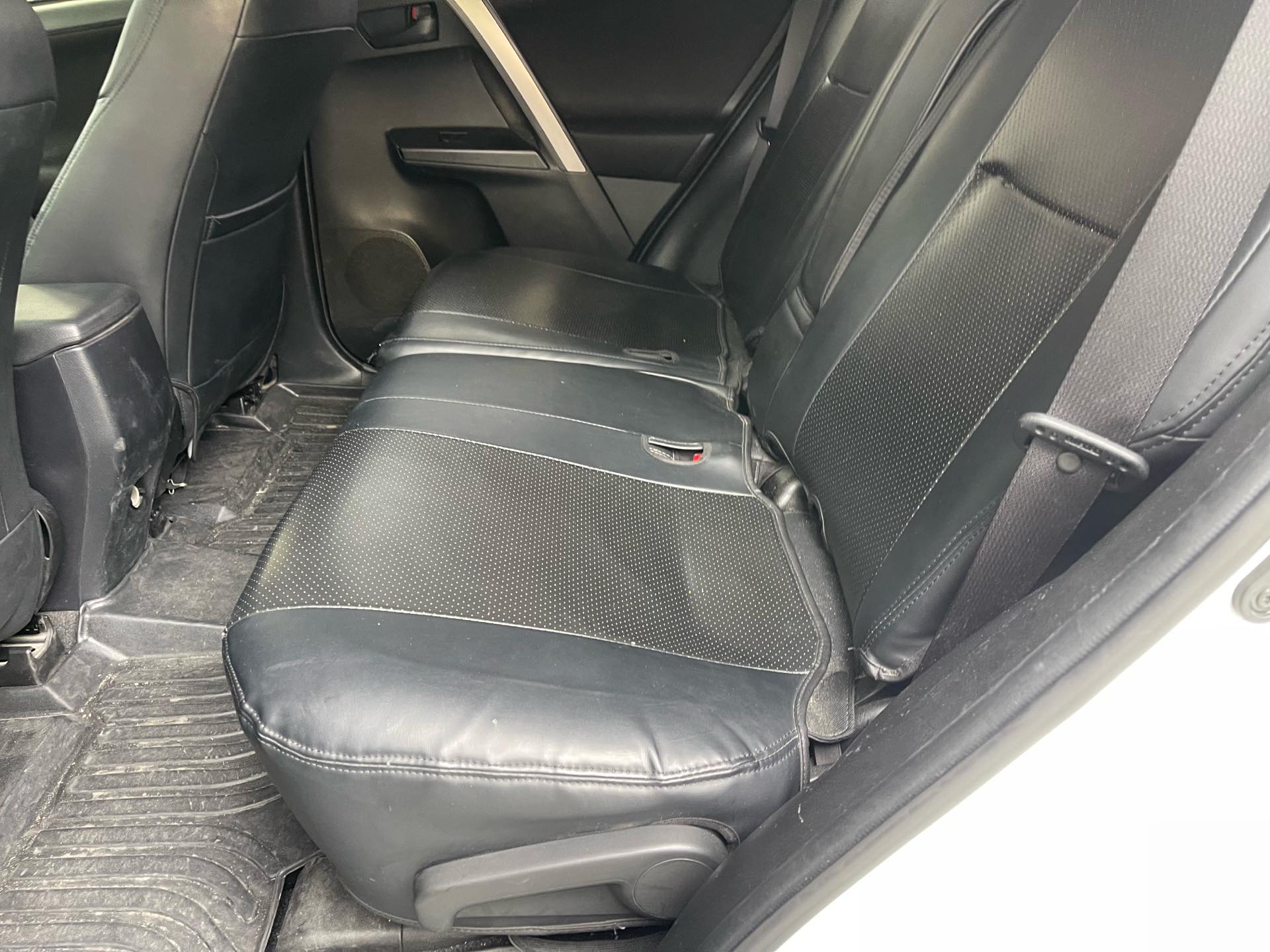 Toyota 2018 RAV4 2.0 CVT 2WD X Style — 4