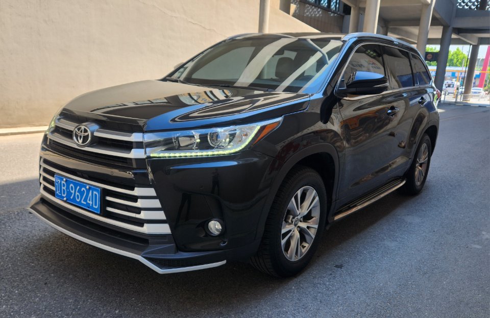 Toyota 2020 Highlander 2.0T Millionth Unit Commemorative Edition — photo 1
