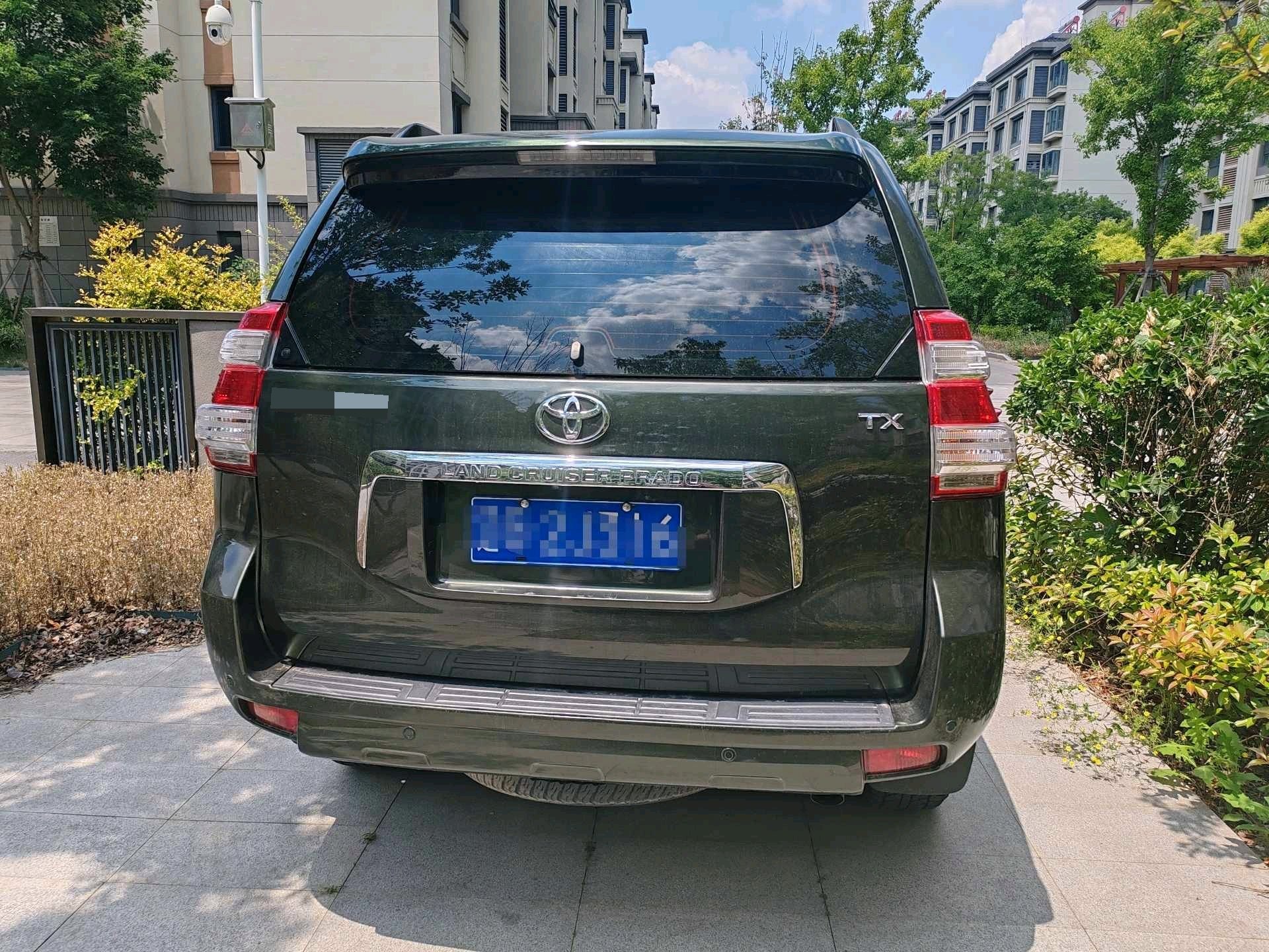 Toyota 2010 Prado 4.0 TX-L — 2