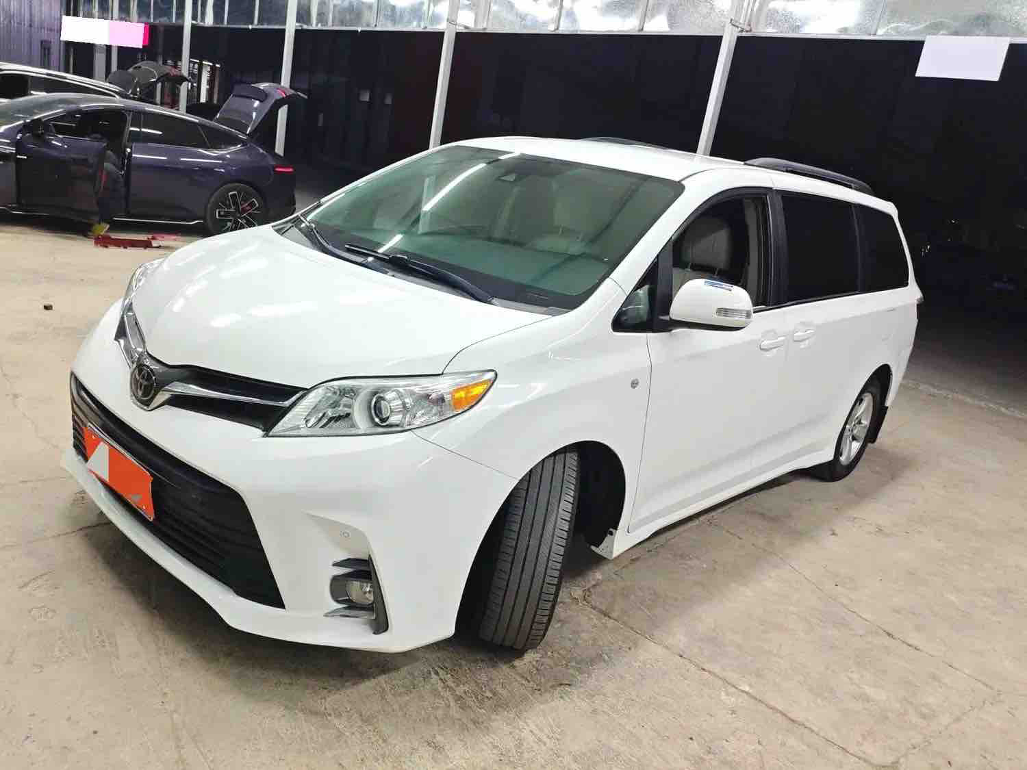Toyota Sienna (Imported) 2018 Sienna 3.5L 2WD 7-seater U.S.-spec model