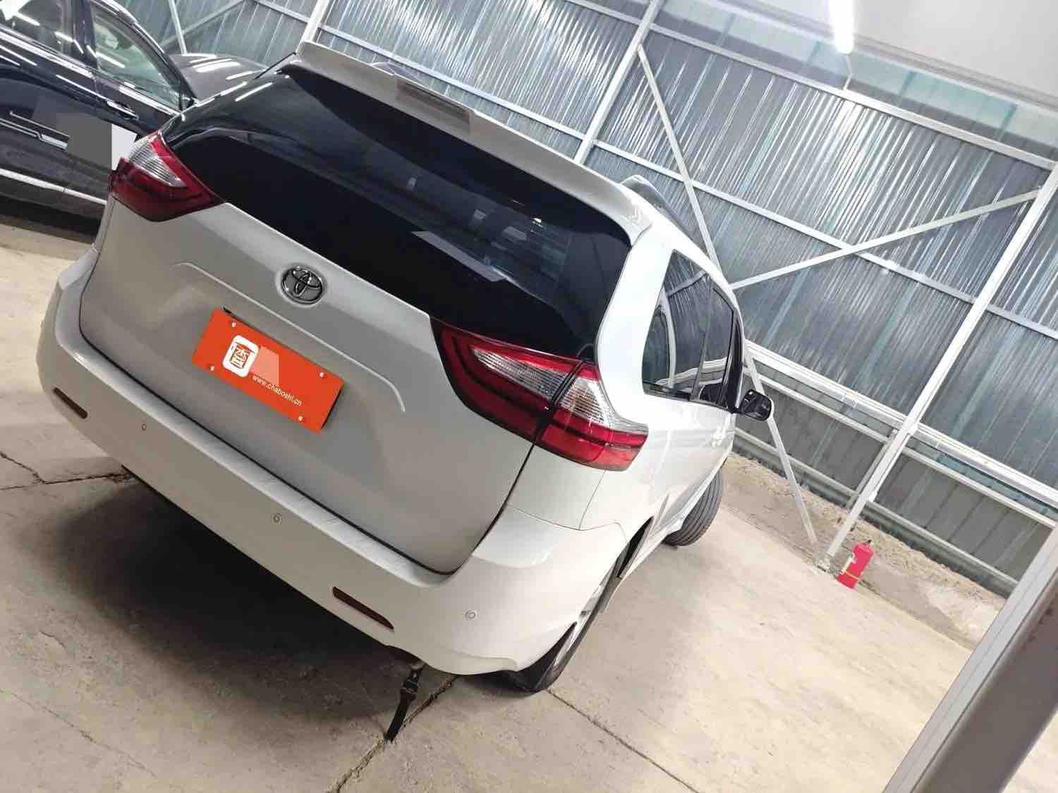 Toyota Sienna (Imported) 2018 Sienna 3.5L 2WD 7-seater U.S.-spec model — 2