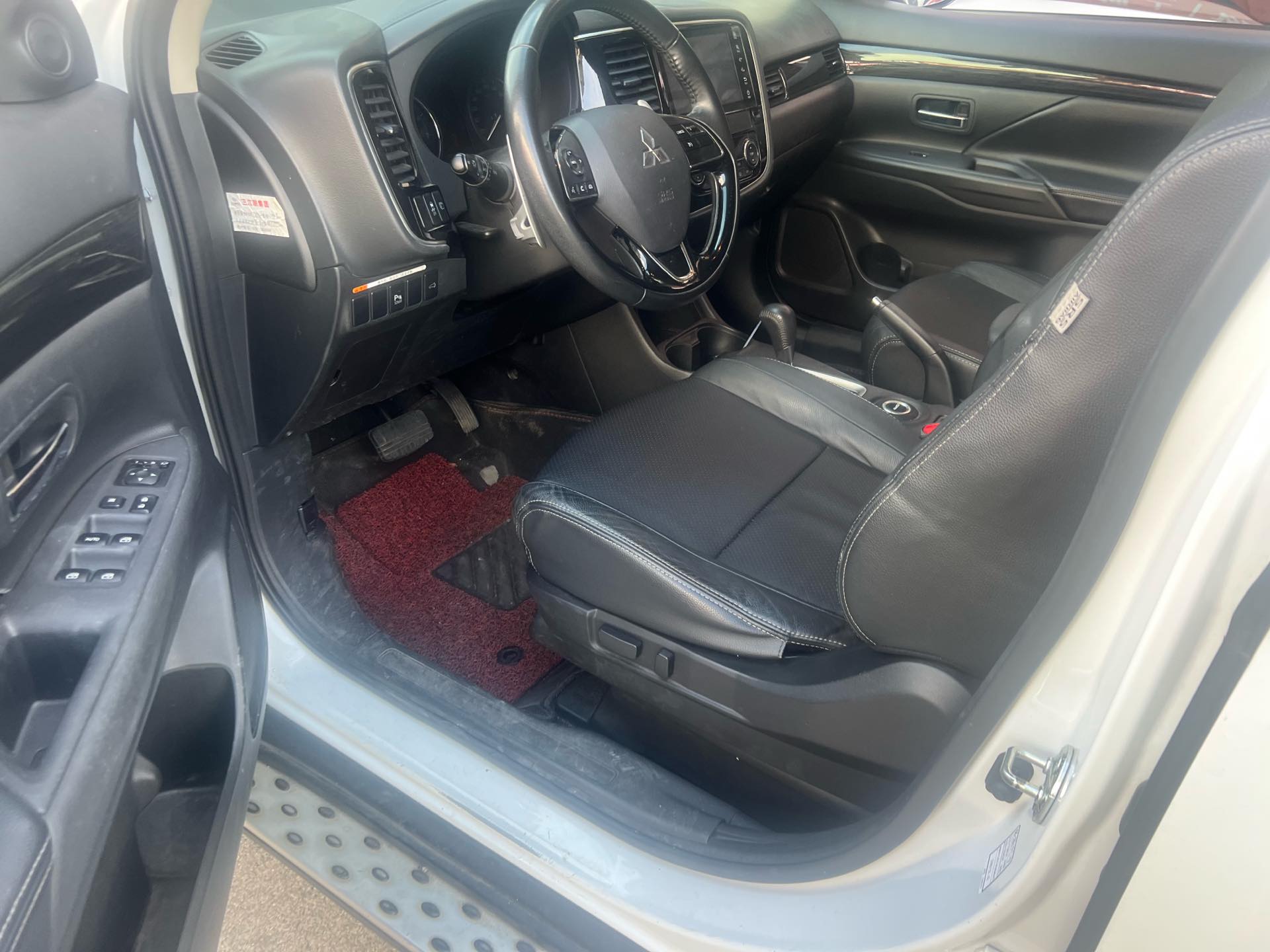 Mitsubishi 2016 Outlander 2.4 CVT 4WD Luxury 7-seater — 4