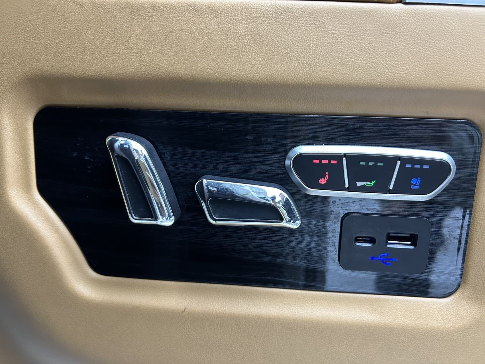 BAIC 2023 Wangpai M7 2.0 Long Wheelbase Creative Enjoyment 7-Seater — 14