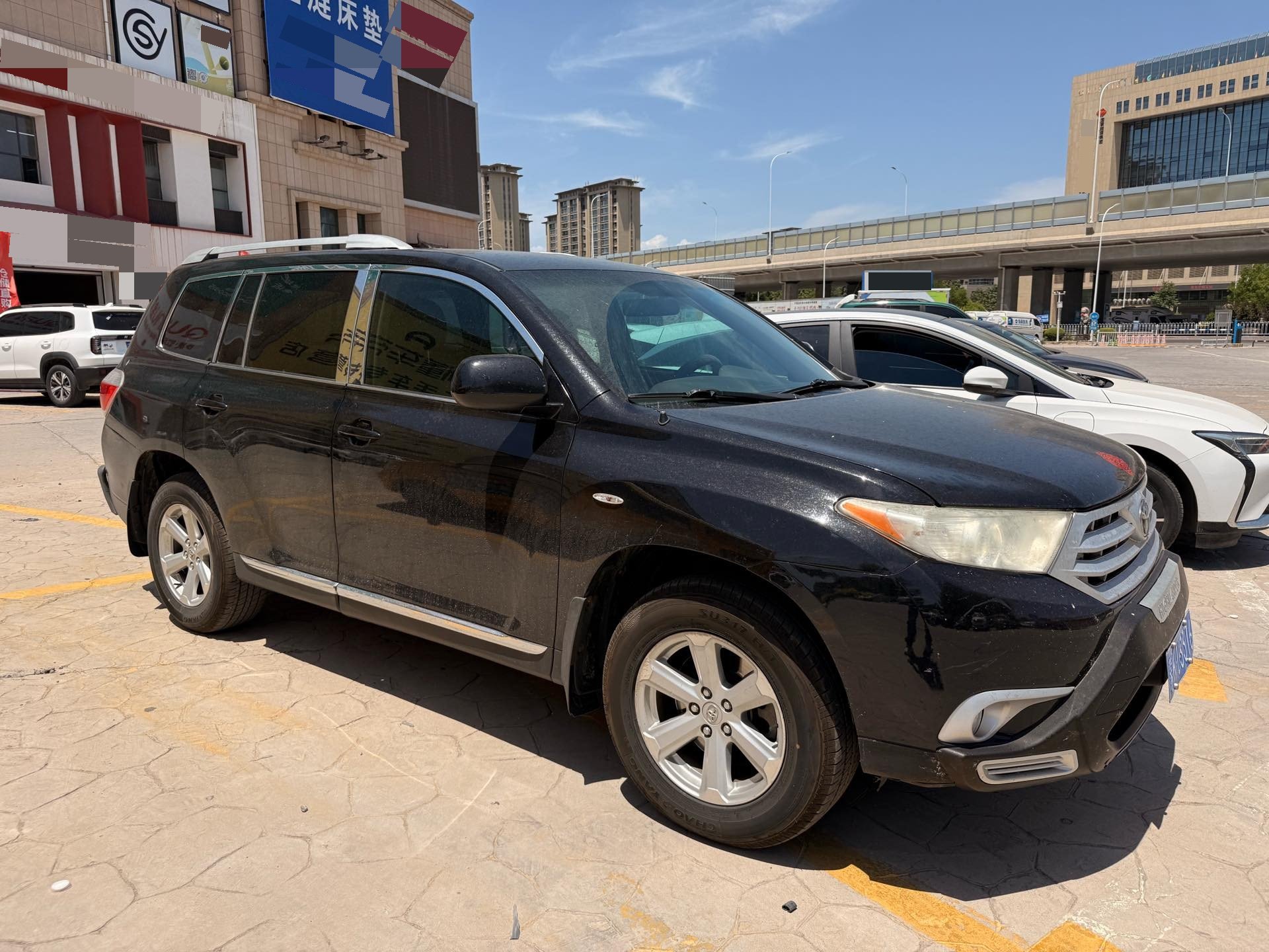 Toyota 2012 Highlander 2.7 2WD 5-seat Elite Edition — 3