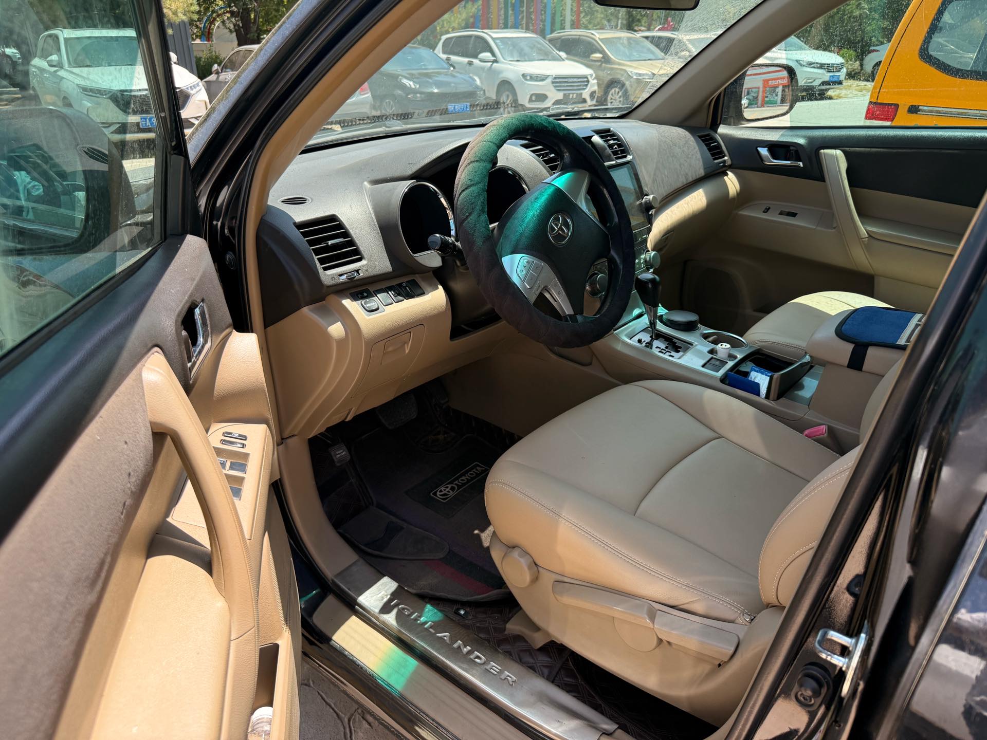 Toyota 2012 Highlander 2.7 2WD 5-seat Elite Edition — 4