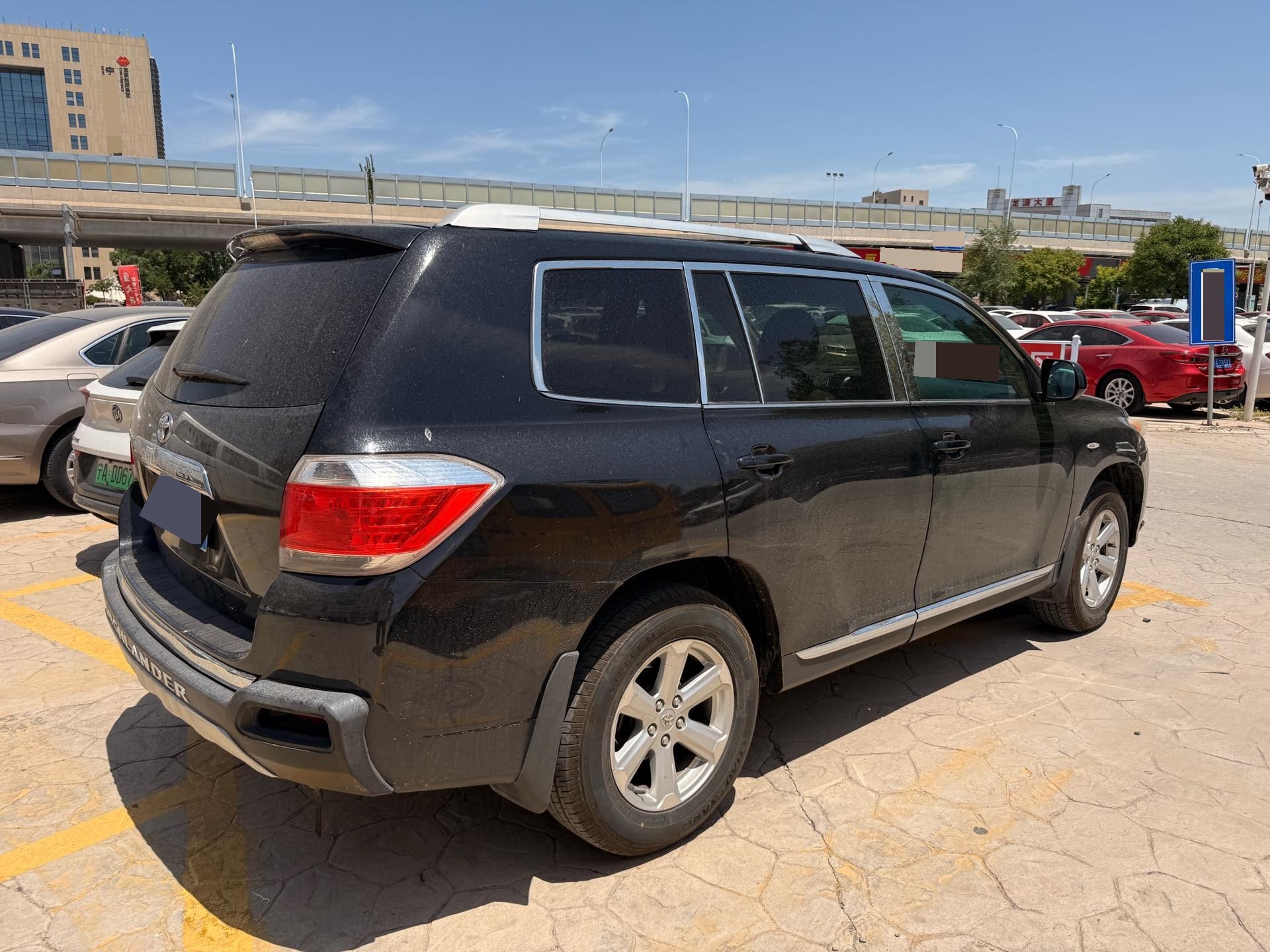 Toyota 2012 Highlander 2.7 2WD 5-seat Elite Edition — 7