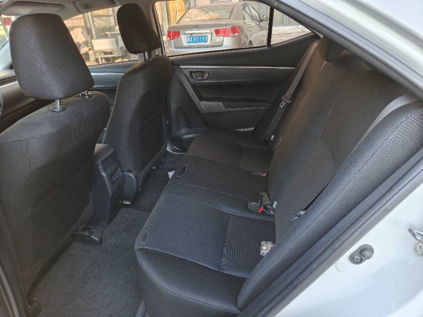 Toyota 2017 Corolla 1.6 CVT GL (facelift) — 6