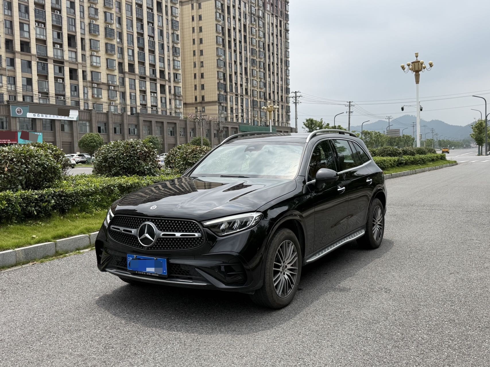 Mercedes-Benz 2024 GLC 300 L 4MATIC 48V 2.0T AMG Line 5-Seater (Refreshed)