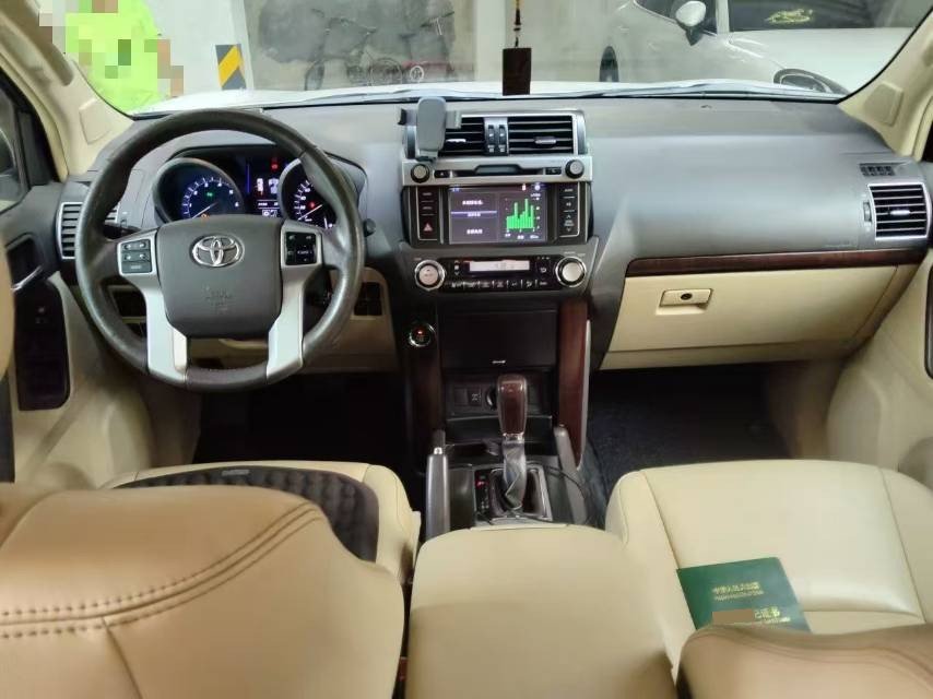 Toyota 2014 Prado 4.0 TX-L — 3