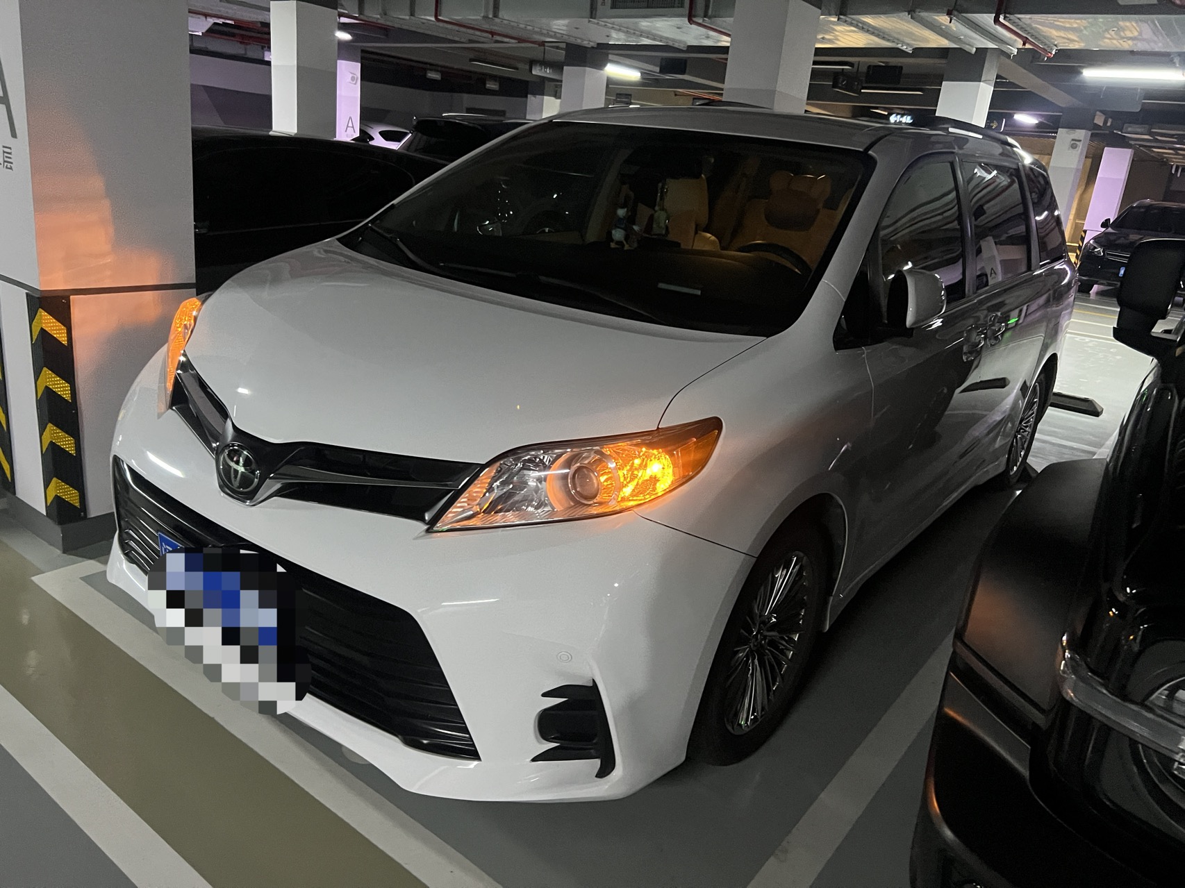 Toyota Sienna (Imported) 2017 Sienna 3.5 LE Mobility Auto Access 2WD 7-seater (U.S. specification)
