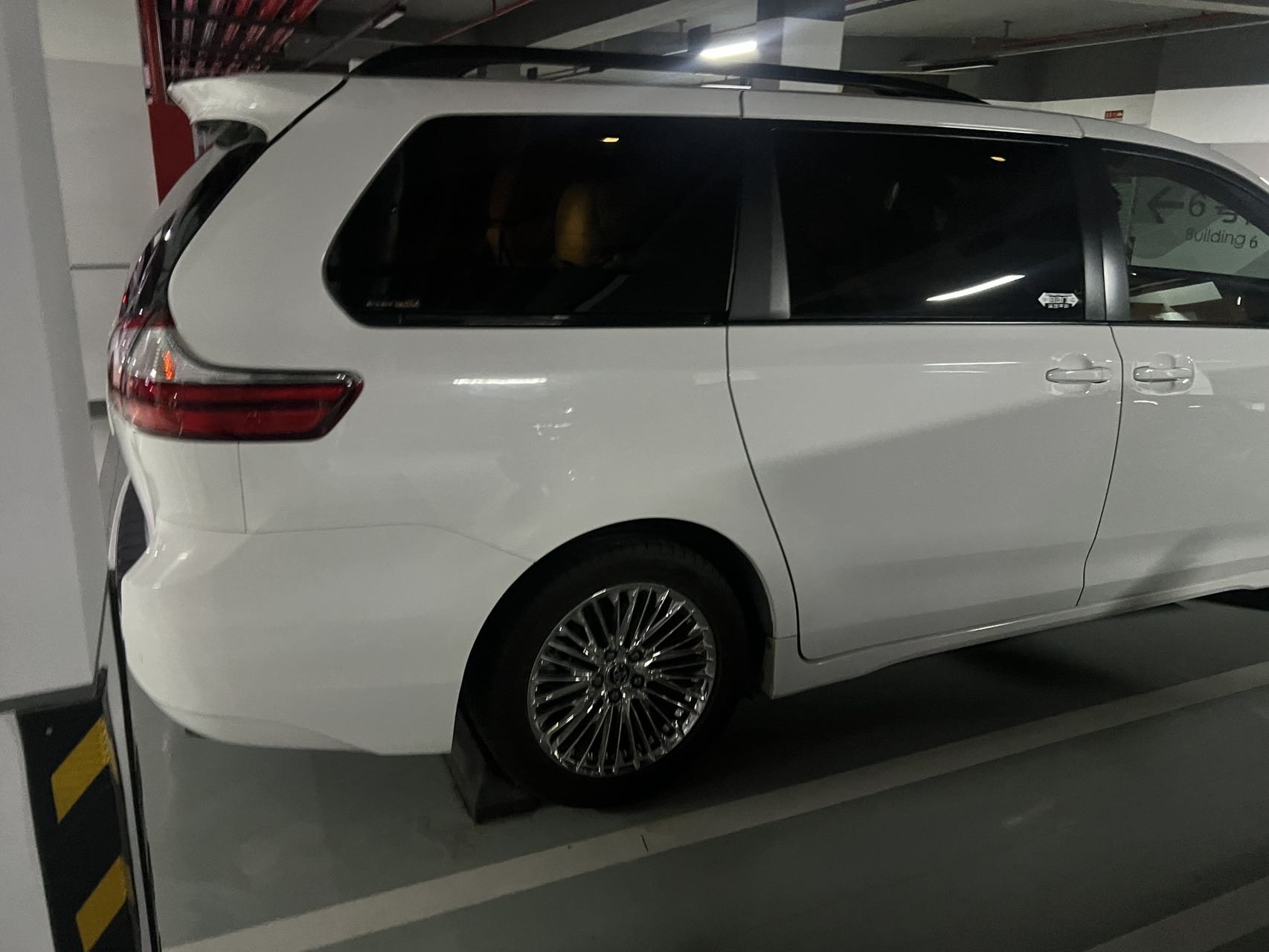 Toyota Sienna (Imported) 2017 Sienna 3.5 LE Mobility Auto Access 2WD 7-seater (U.S. specification) — 3