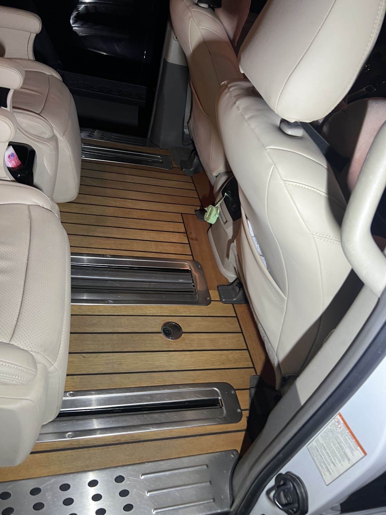 Toyota Sienna (Imported) 2017 Sienna 3.5 LE Mobility Auto Access 2WD 7-seater (U.S. specification) — 5