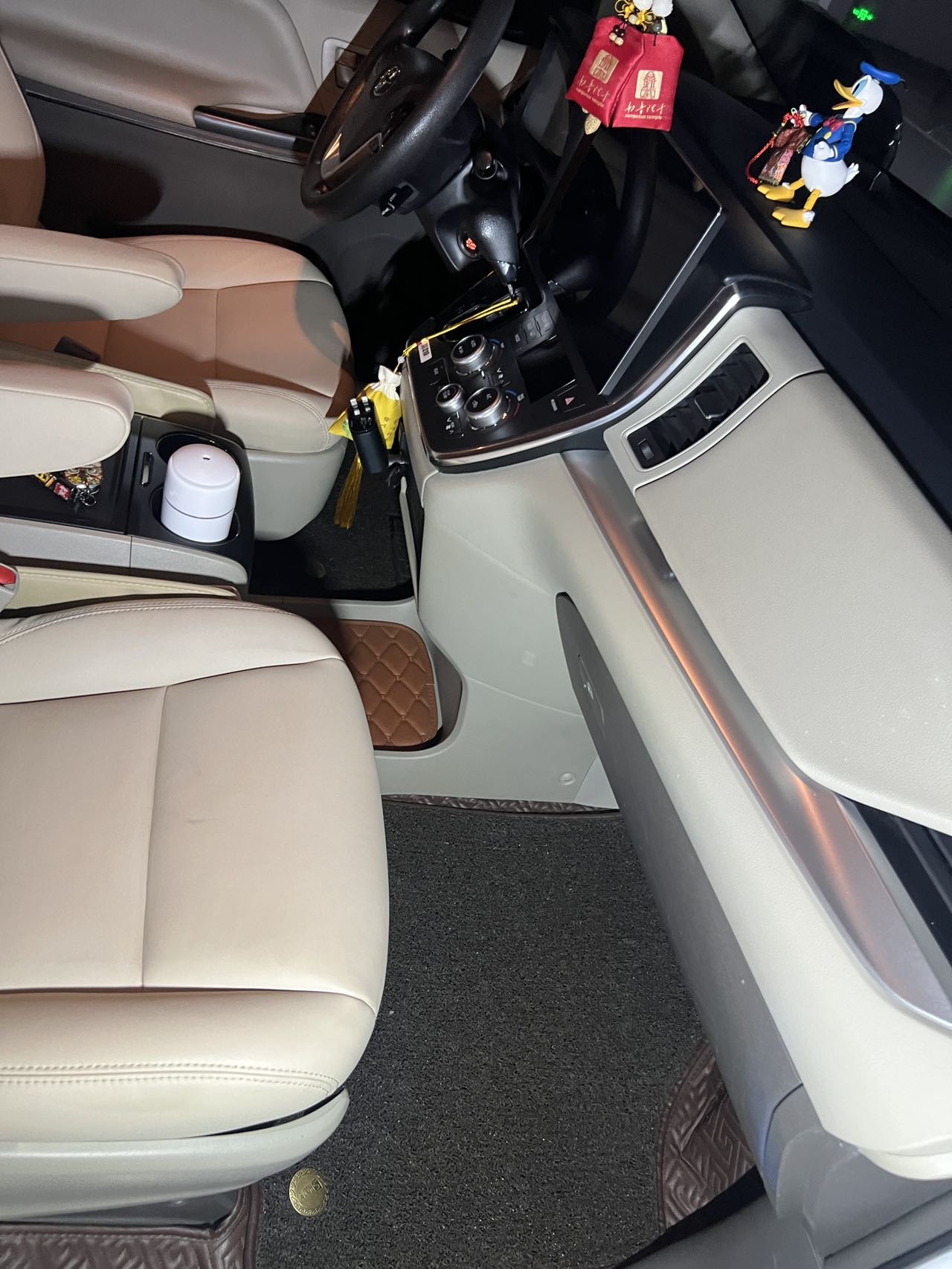 Toyota Sienna (Imported) 2017 Sienna 3.5 LE Mobility Auto Access 2WD 7-seater (U.S. specification) — 7
